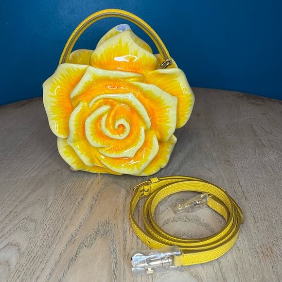 Dolce & Gabbana Yellow Rose Dolce Box Bag in Painted Resin Crossbody damaged - Picture 2 of 12